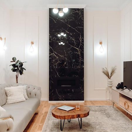 Fabulous And Fancy City Center Designer Apartment Cluj-Napoca Exterior foto