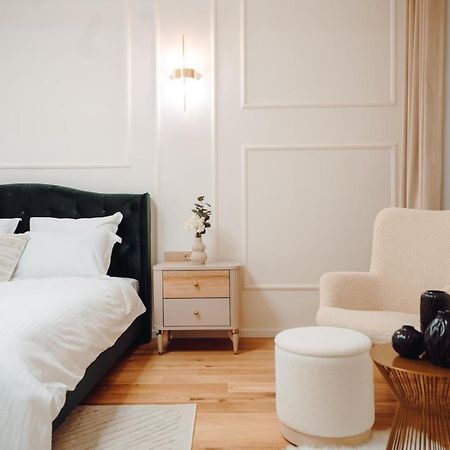 Fabulous And Fancy City Center Designer Apartment Cluj-Napoca Exterior foto