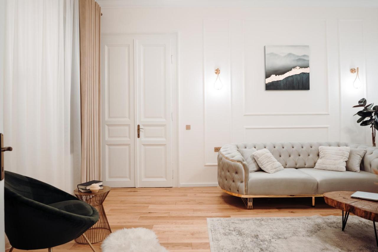 Fabulous And Fancy City Center Designer Apartment Cluj-Napoca Exterior foto