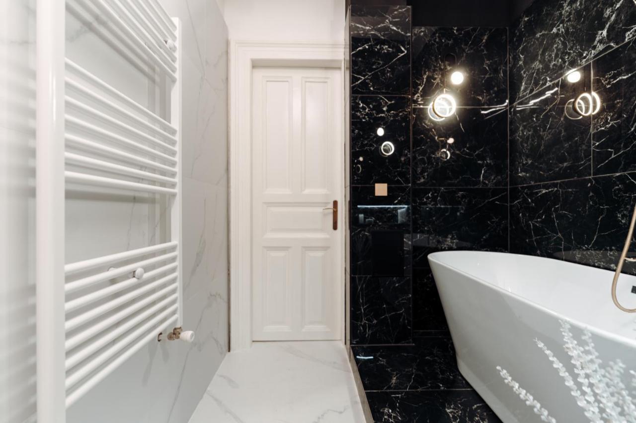 Fabulous And Fancy City Center Designer Apartment Cluj-Napoca Exterior foto